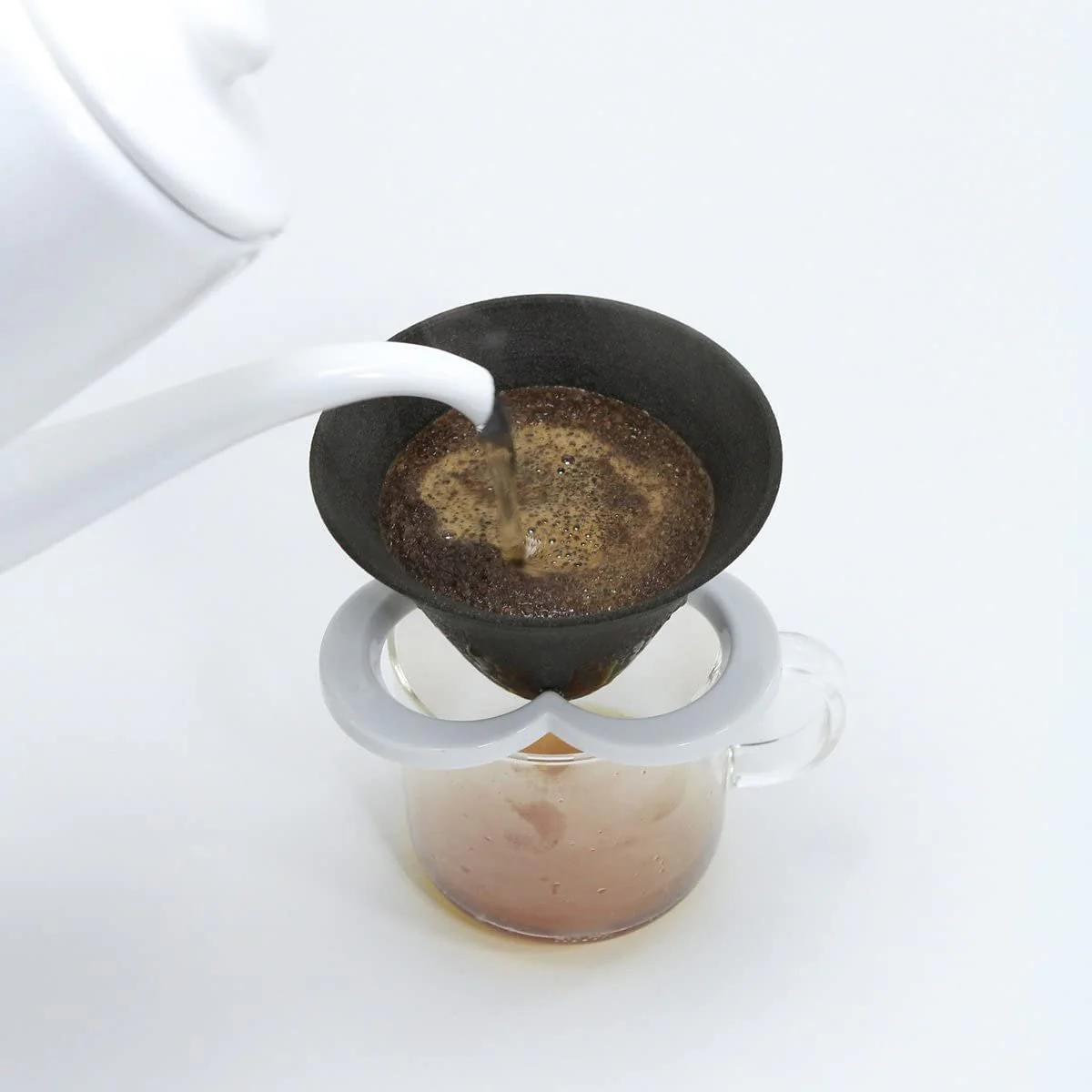 Tsuki Usagi Black & White Ceramic Coffee Dripper Filter Set - Image 4