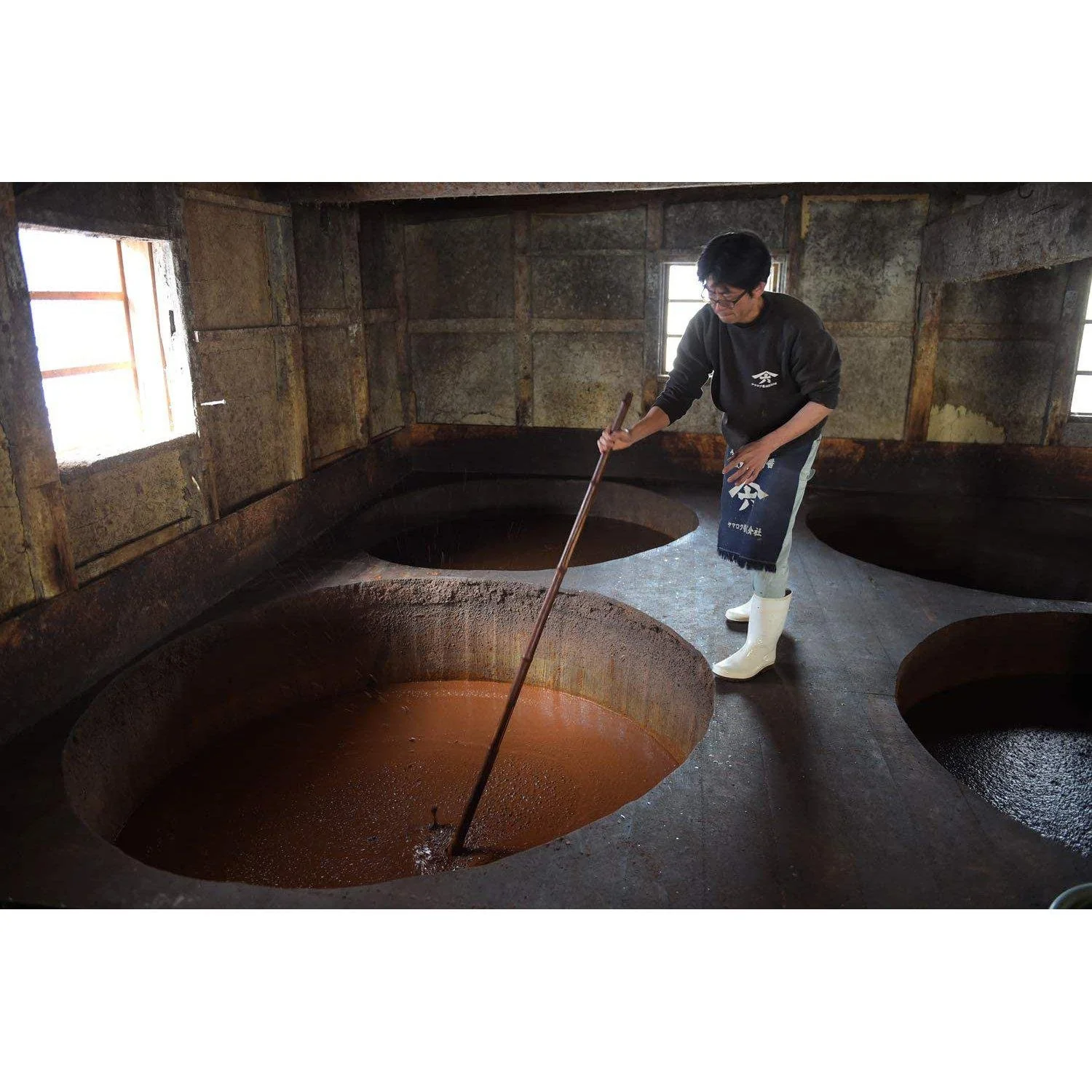 Yamaroku Kikubishio Shoyu Barrel Aged Japanese Soy Sauce 500ml - Image 4